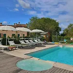 In With Pool & Forest * Montelabbate