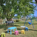 Casa vacanze In With Pool & Forest Montelabbate