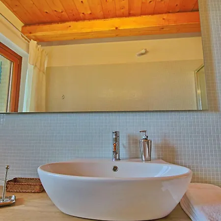 In With Pool & Forest Casa vacanze