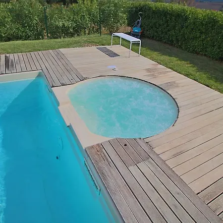 Casa vacanze In With Pool & Forest Montelabbate