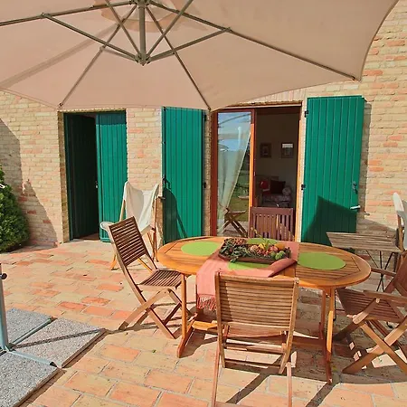 In With Pool & Forest * Montelabbate